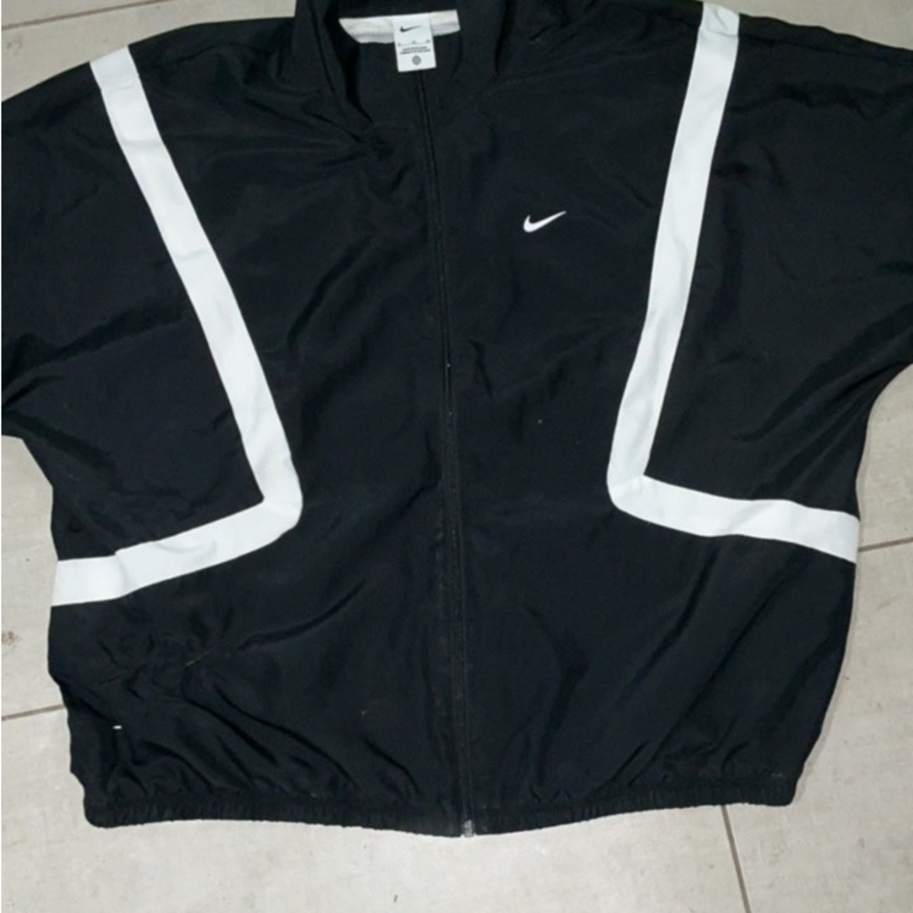 Nike Men's Black and White Windbreaker